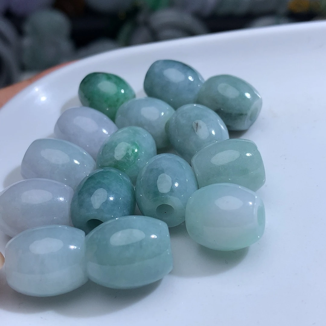 翡翠未镶嵌颈饰发1个