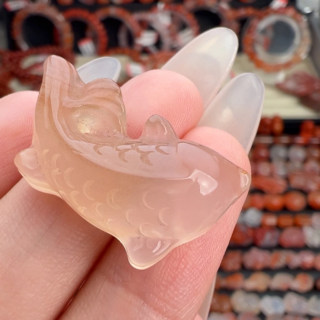 南红玛瑙未镶嵌颈饰锦鲤鱼