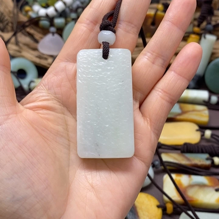 骏***2蛇纹石玉未镶嵌挂件