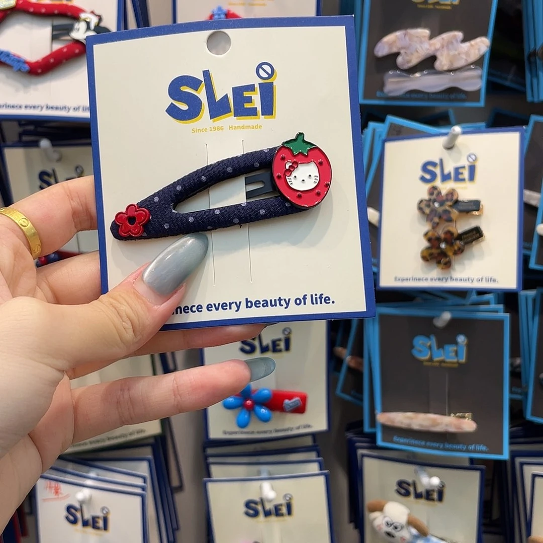 布艺非金属蓝色水滴红草莓