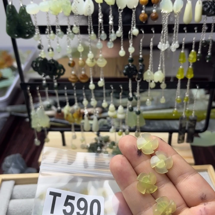 蛇纹石玉耳钉合金龍***上
