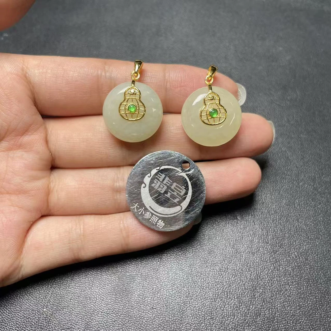 翡昱-N01-21204-和田玉吊坠S925银扣-多样性发其一