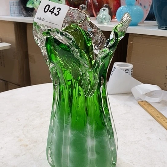 琉璃高度28厘米翡翠绿白菜花瓶