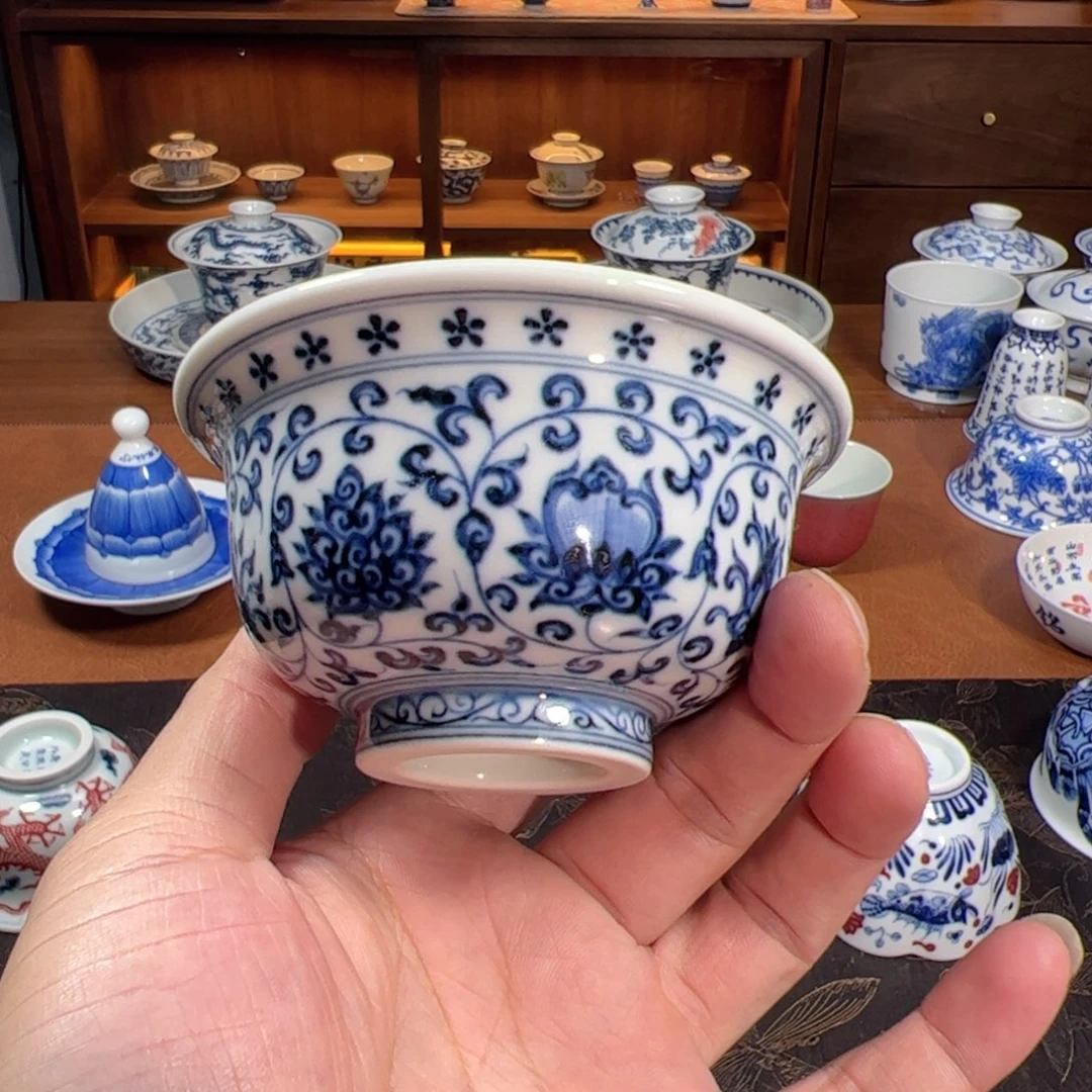 青花缠枝莲压手杯