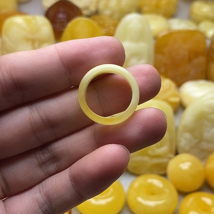琥珀颈饰未镶嵌琥珀蜜蜡吊坠