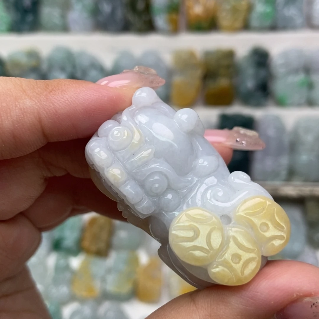 翡翠未镶嵌吊坠(赠链)