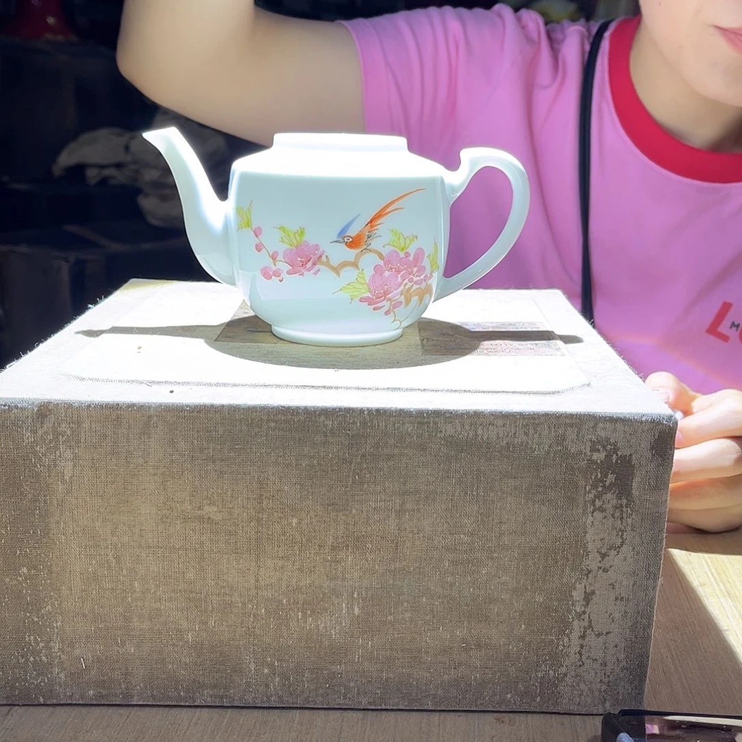 摆件////景德镇陶瓷瓷器。带礼盒。