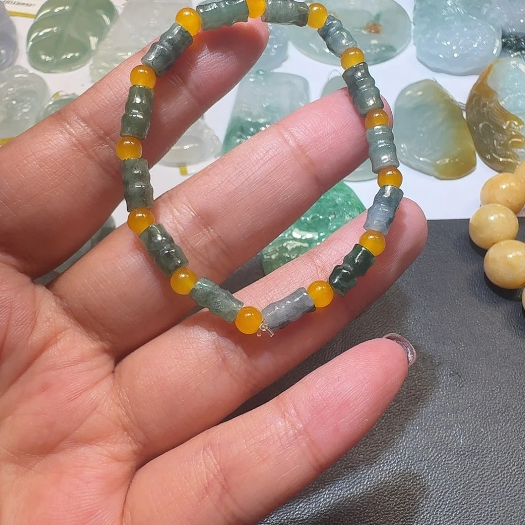 翡翠未镶嵌颈饰手串