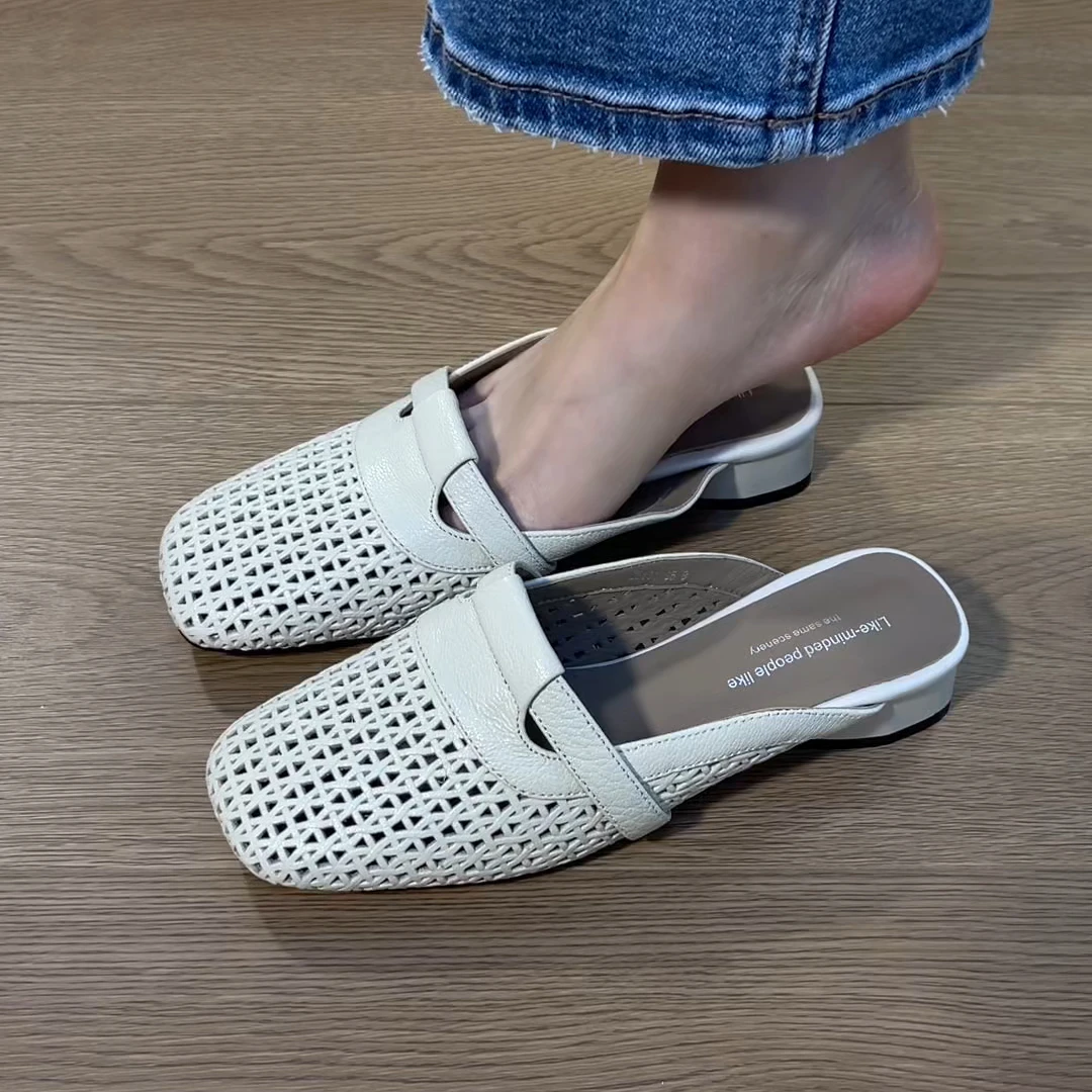 半拖2025年夏季新款小羊皮镂空压花休闲设计拖鞋包头半拖鞋女外穿