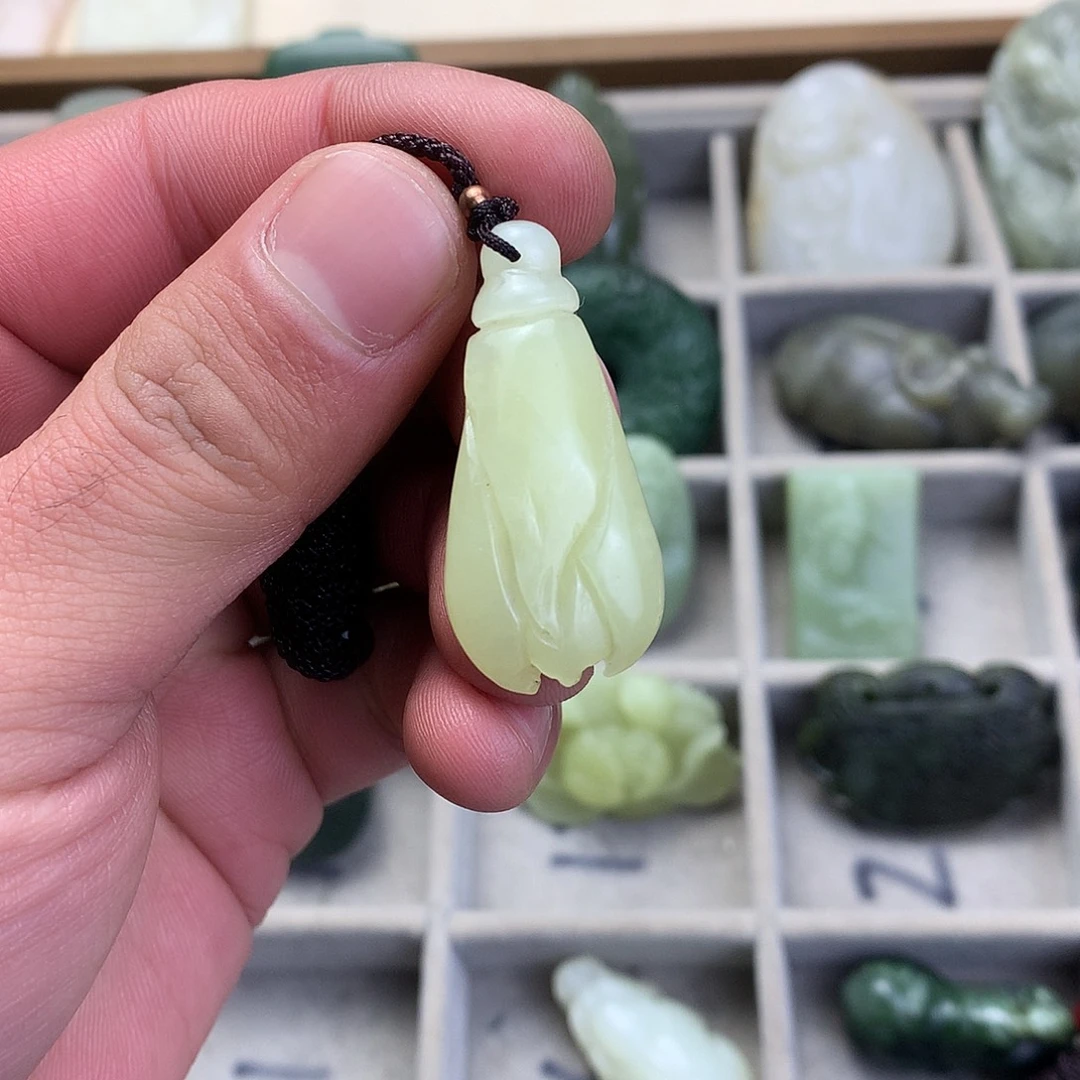 和田玉（黄玉）未镶嵌颈饰