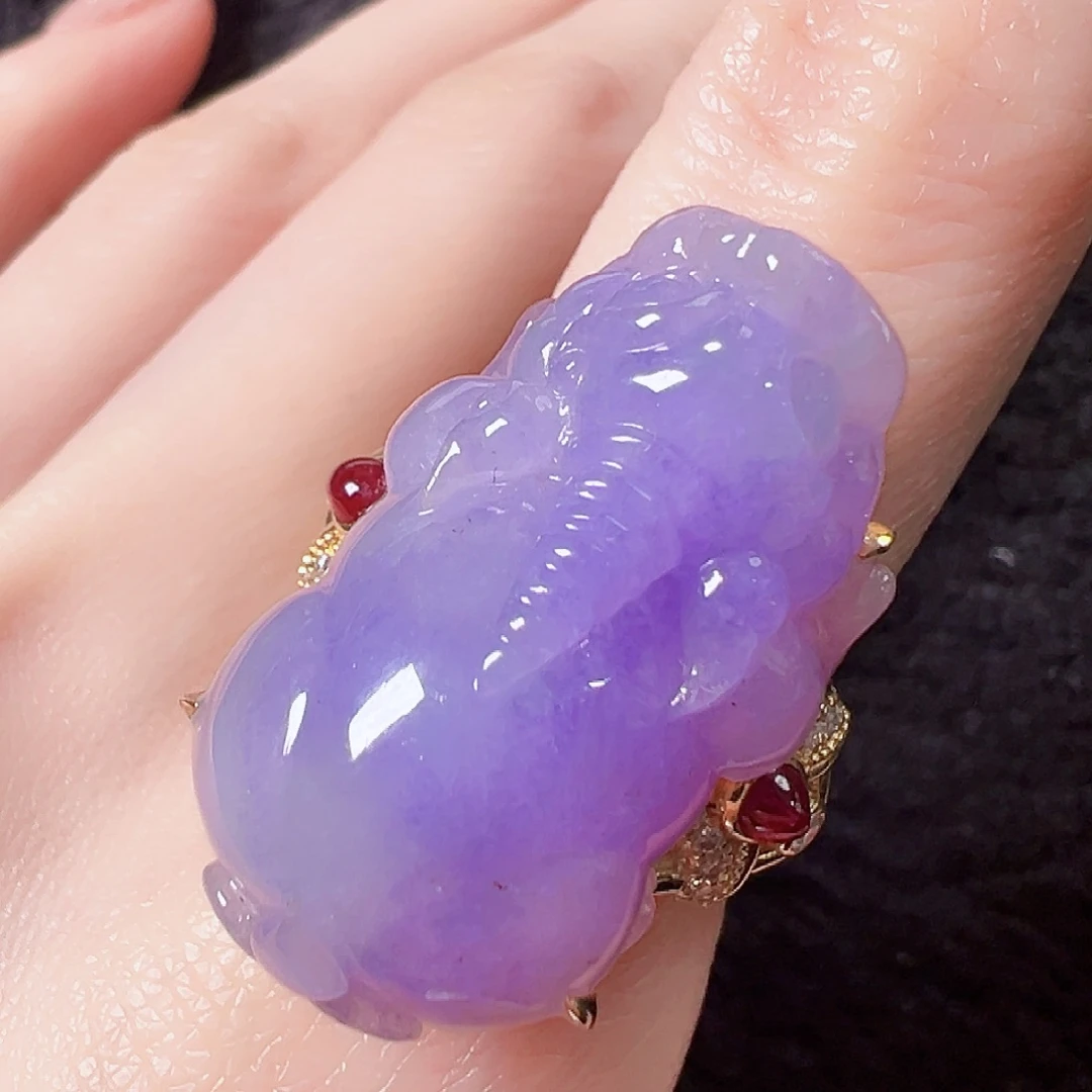 翡翠戒指18K金镶嵌签收后24小时鉴赏期，过时不退