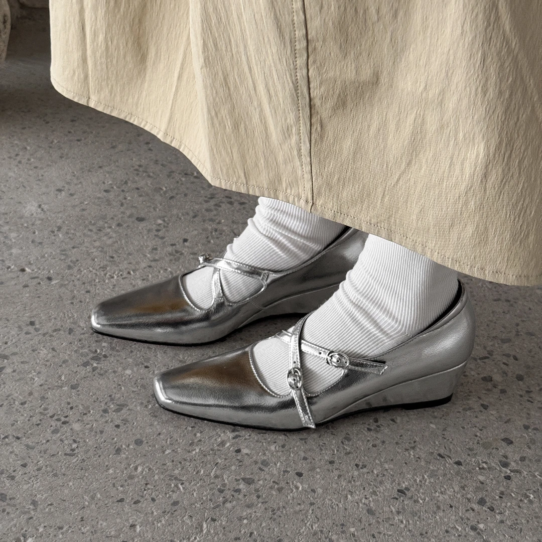 Sheriley77小众百搭真皮坡跟单鞋法式复古尖头高跟鞋秋季气质时尚