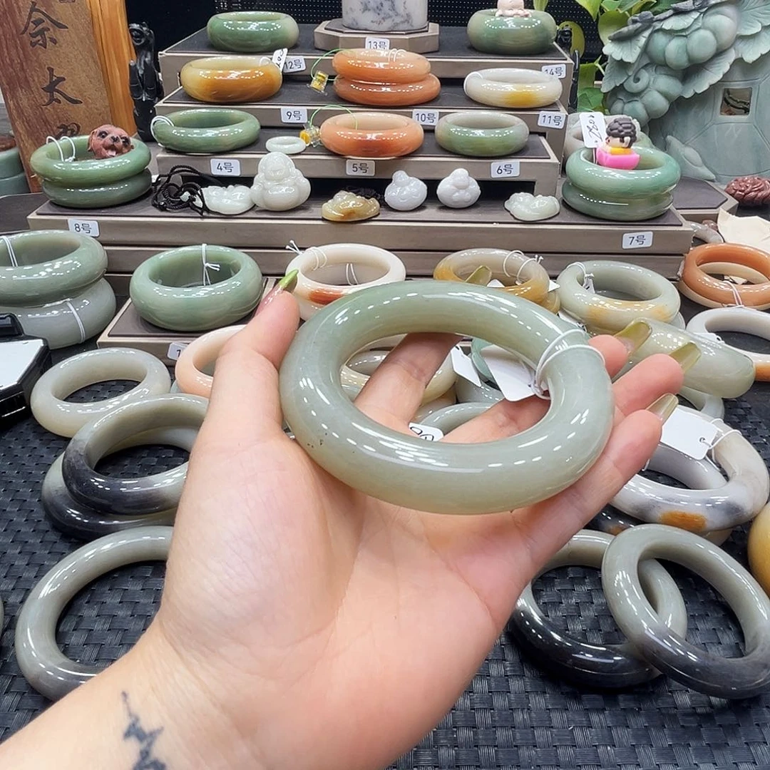 石英质玉手镯未镶嵌自*