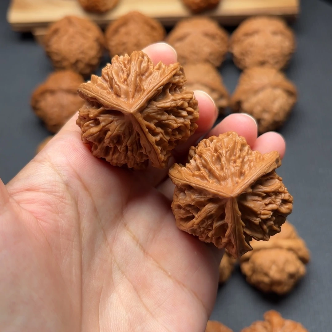 文玩核桃吊坠野生三棱42