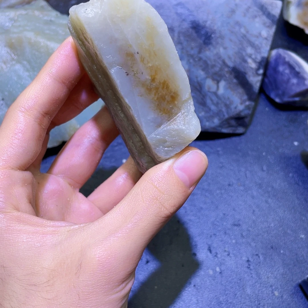 和田玉未镶嵌珠宝半成品