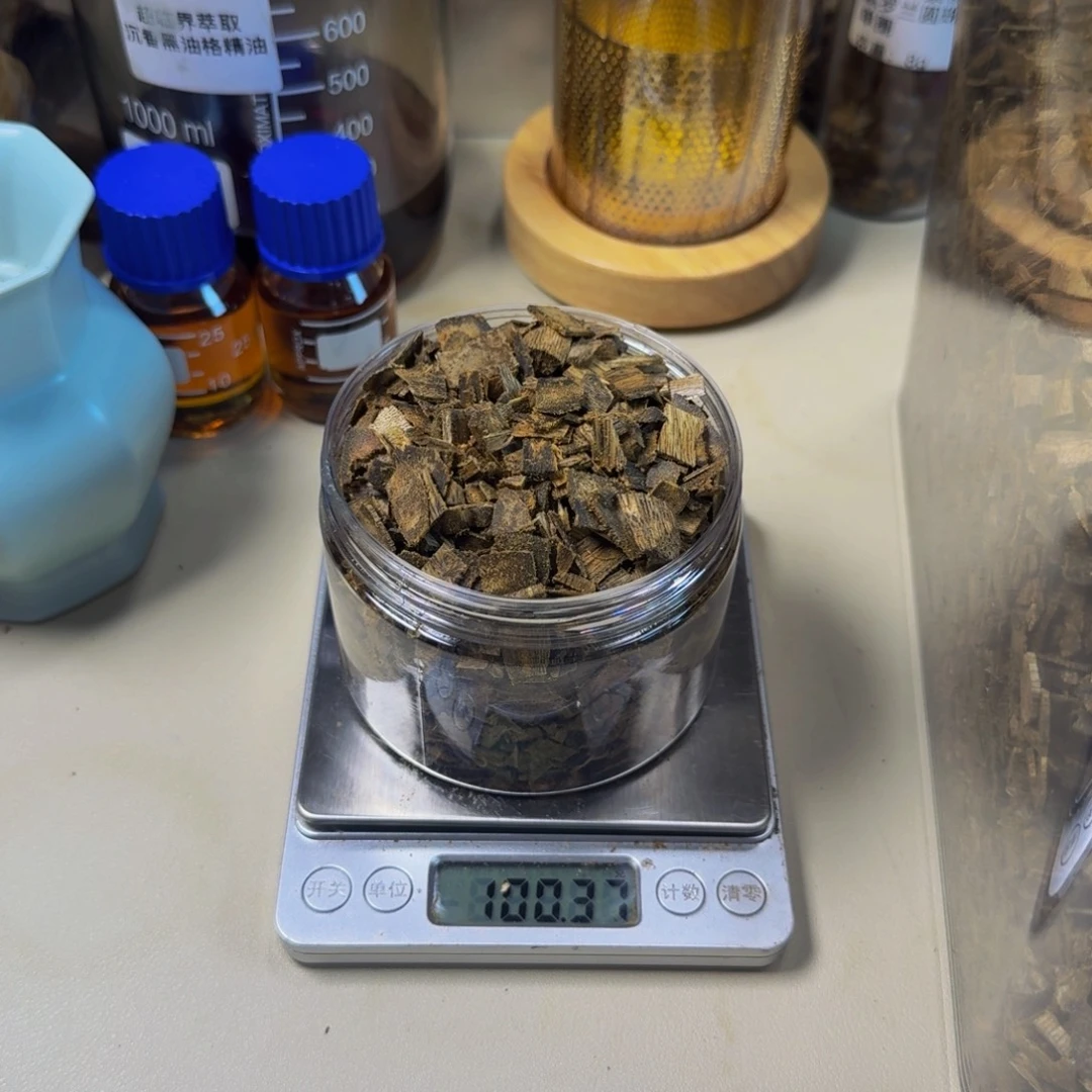 沉香碎屑沉香绿奇楠蓝宝石碎片100g