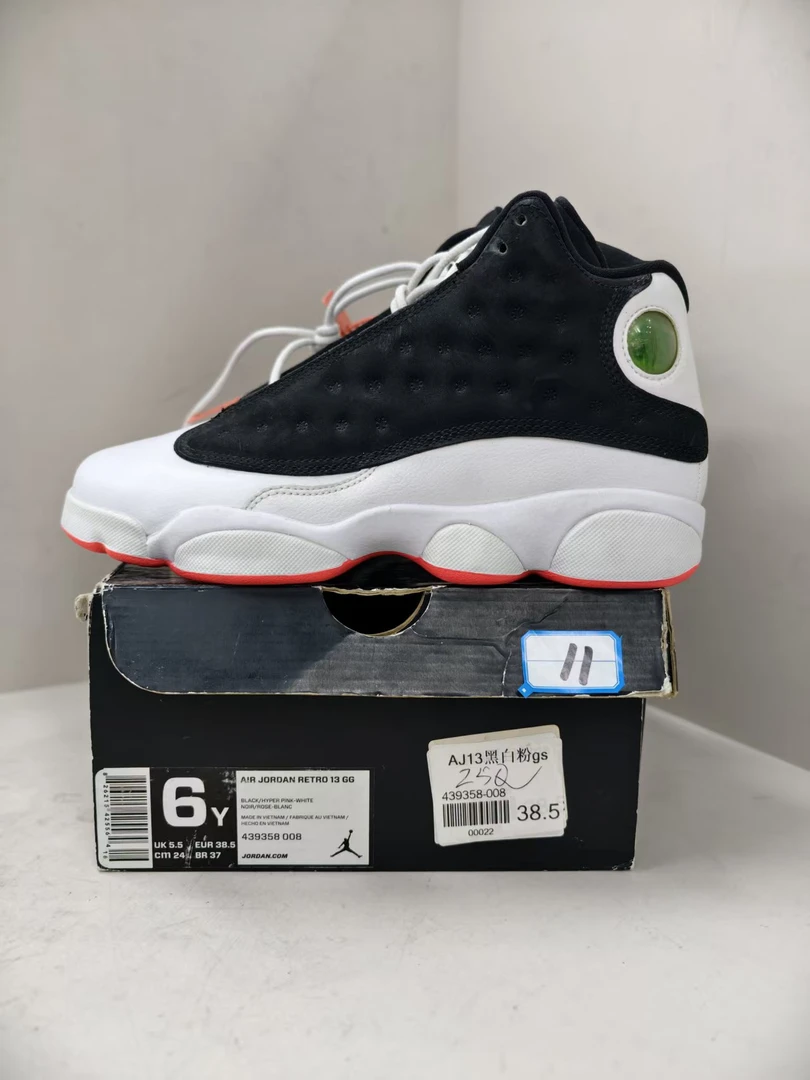 Nike aj11 黑白粉配色 38.5码 全新原盒 11号