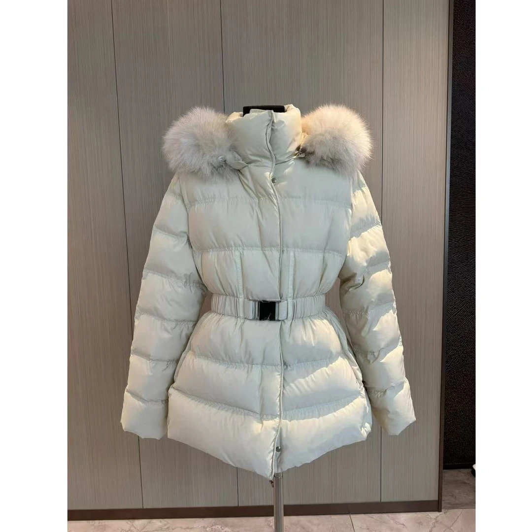 【莉萍服饰】韩女羽绒服狐狸毛领连帽可脱拆卸收腰白鸭绒羽绒服