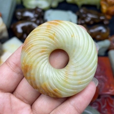 蛇纹石玉未镶嵌颈饰99