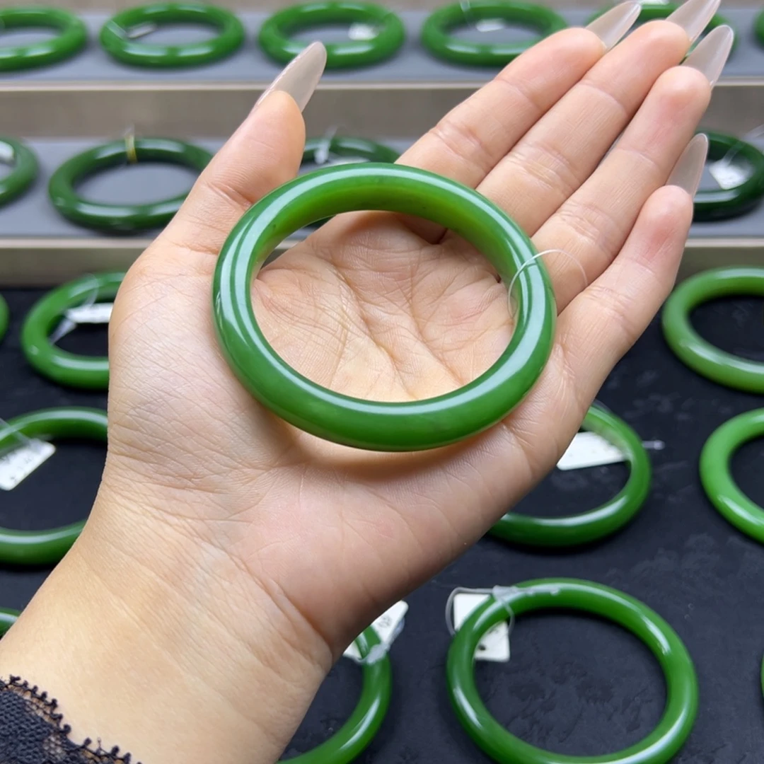 和田玉（碧玉）未镶嵌手镯