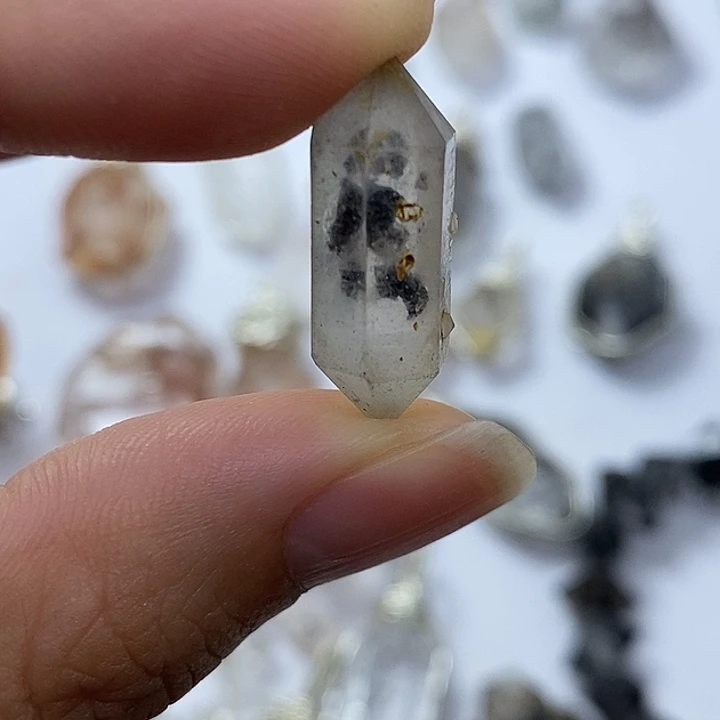 未镶嵌颈饰水晶周正点墨