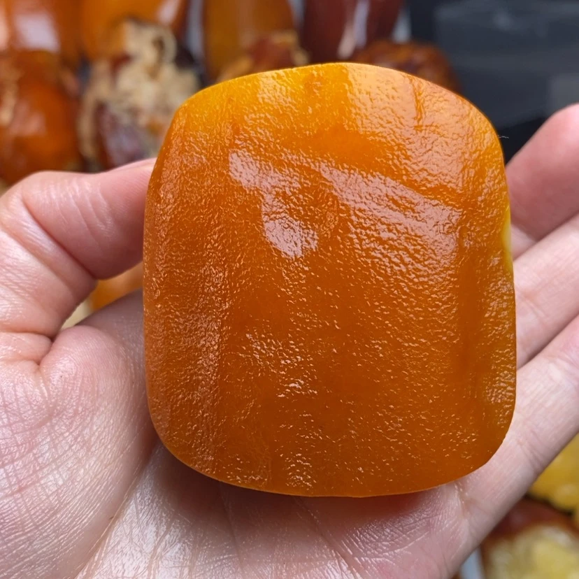 【闪购商品】定制琥珀润裸石，。