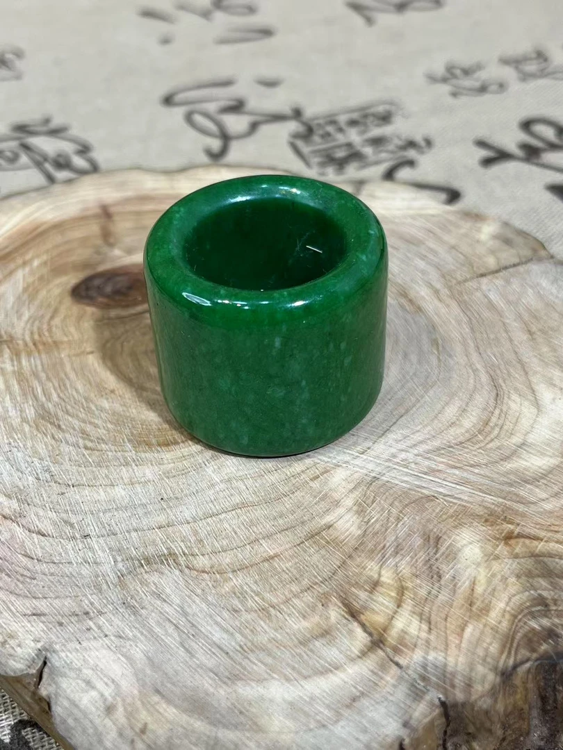 精品碧玉扳指出了