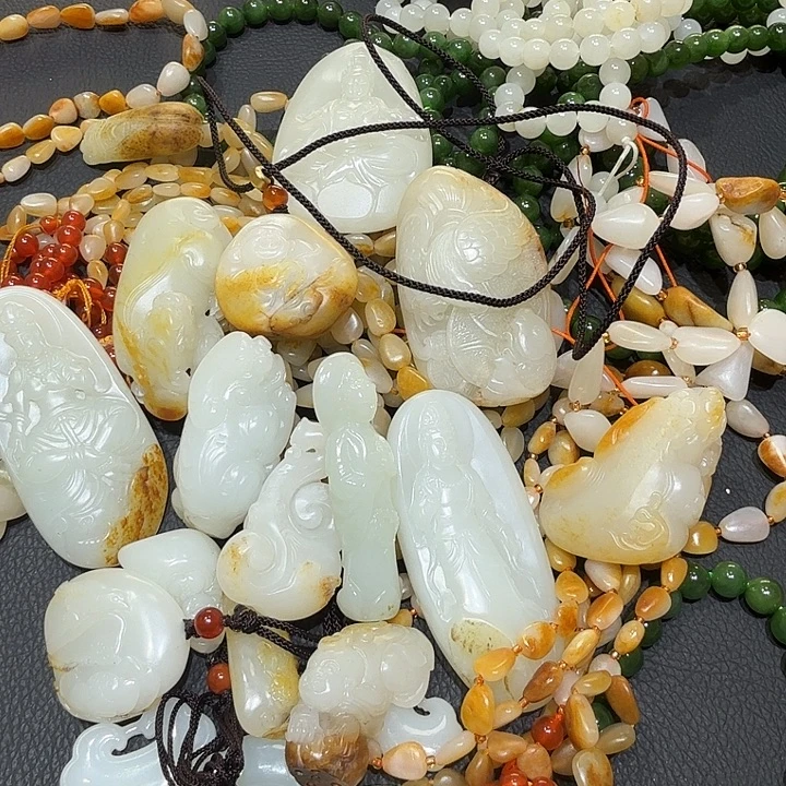 和田玉（糖玉）未镶嵌颈饰