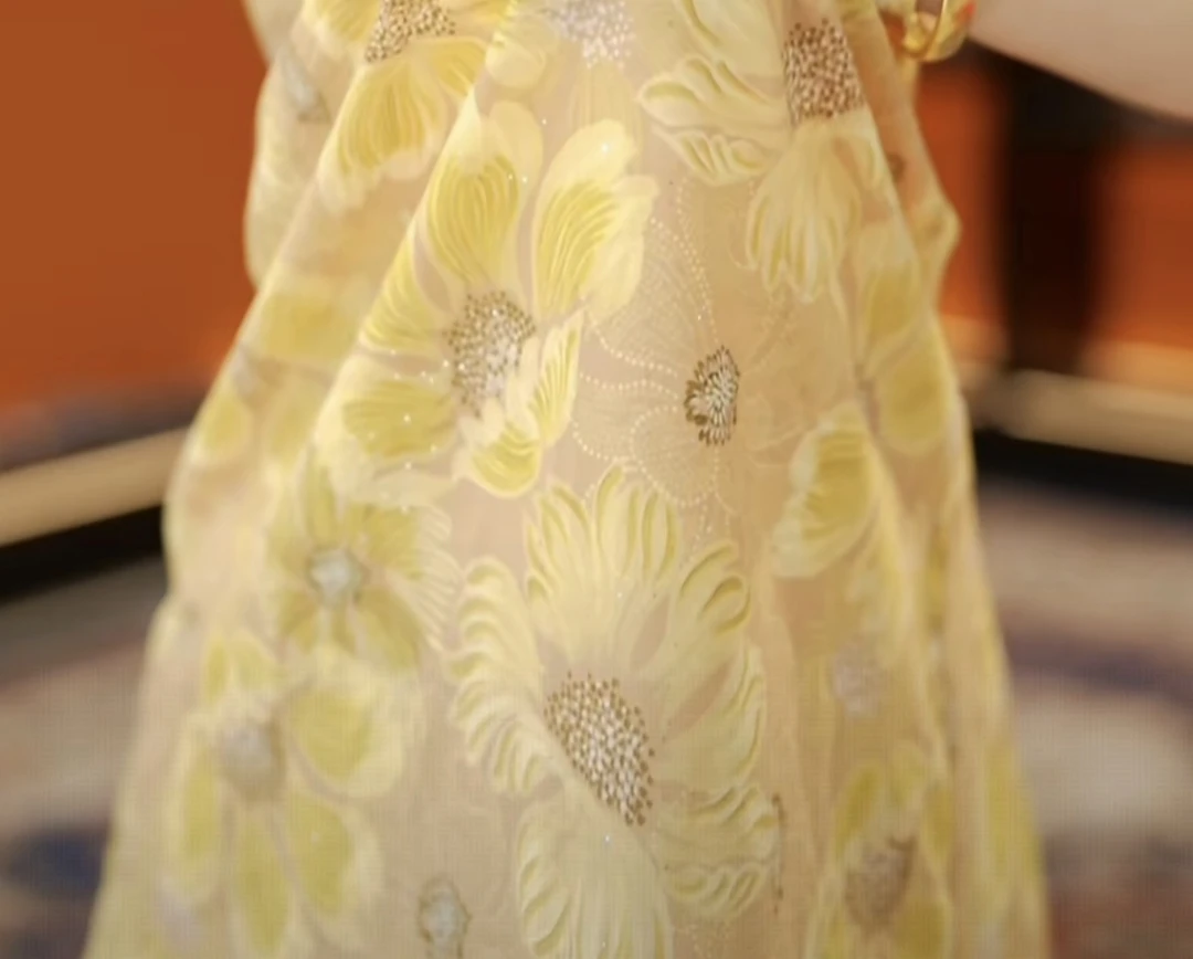 杭州原版正品2025年新款气质高级时尚洋气百搭金葵朝露连衣裙女