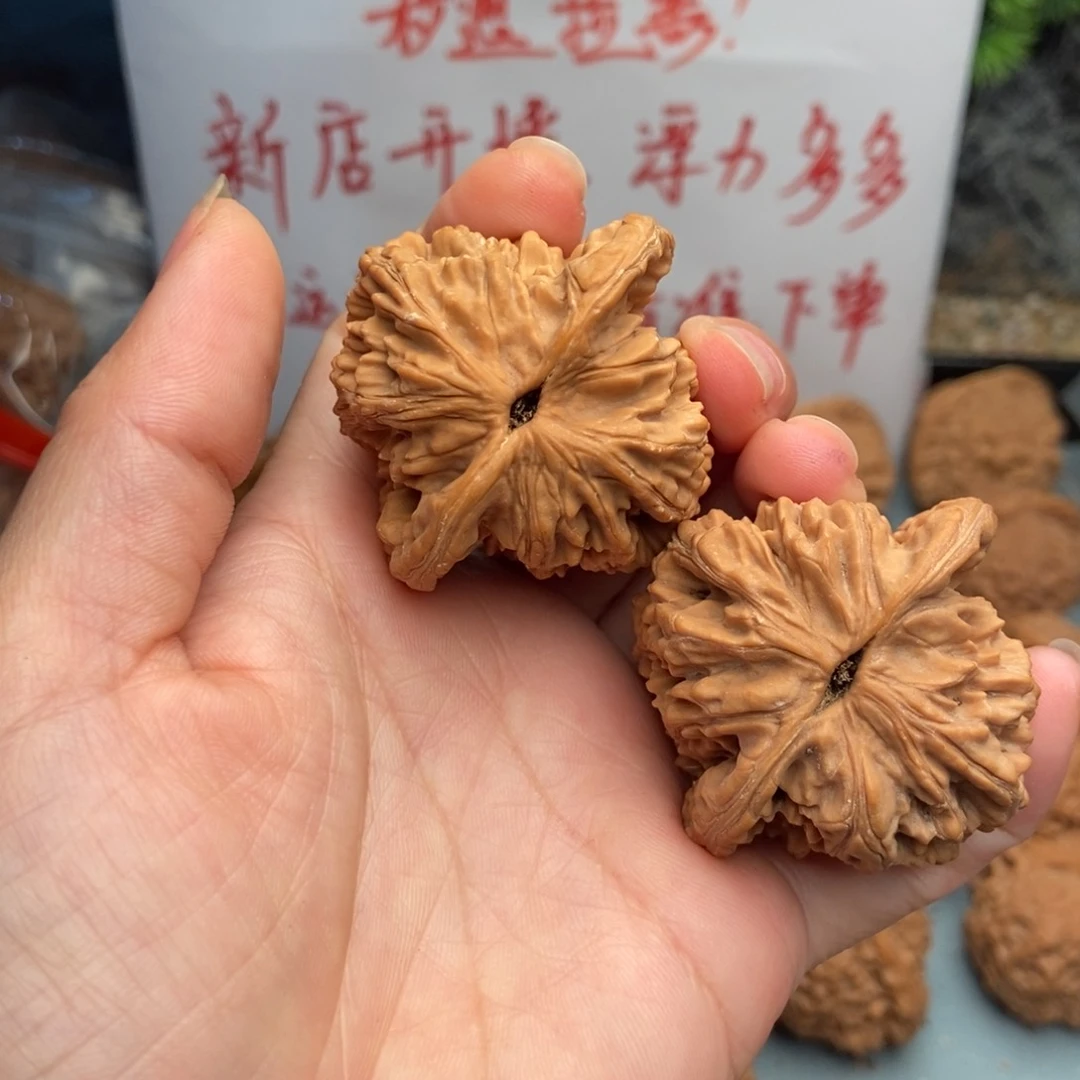 文玩核桃吊坠虎头3