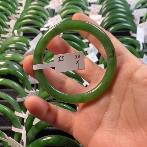 和田玉（碧玉）手镯未镶嵌