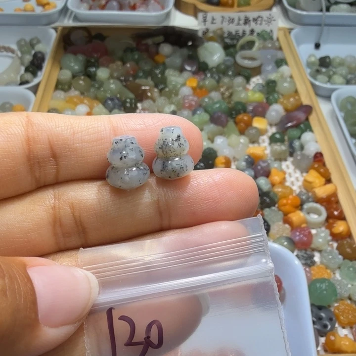 和田玉未镶嵌珠宝半成品