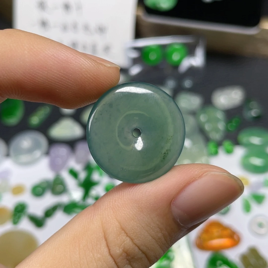【闪购商品】颈饰未镶嵌翡翠平安扣
