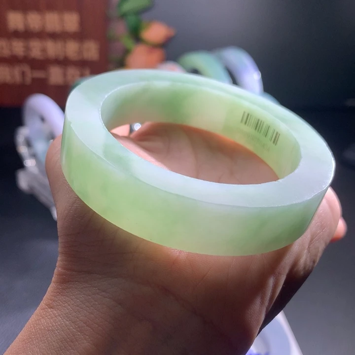 未镶嵌手镯定制翡翠