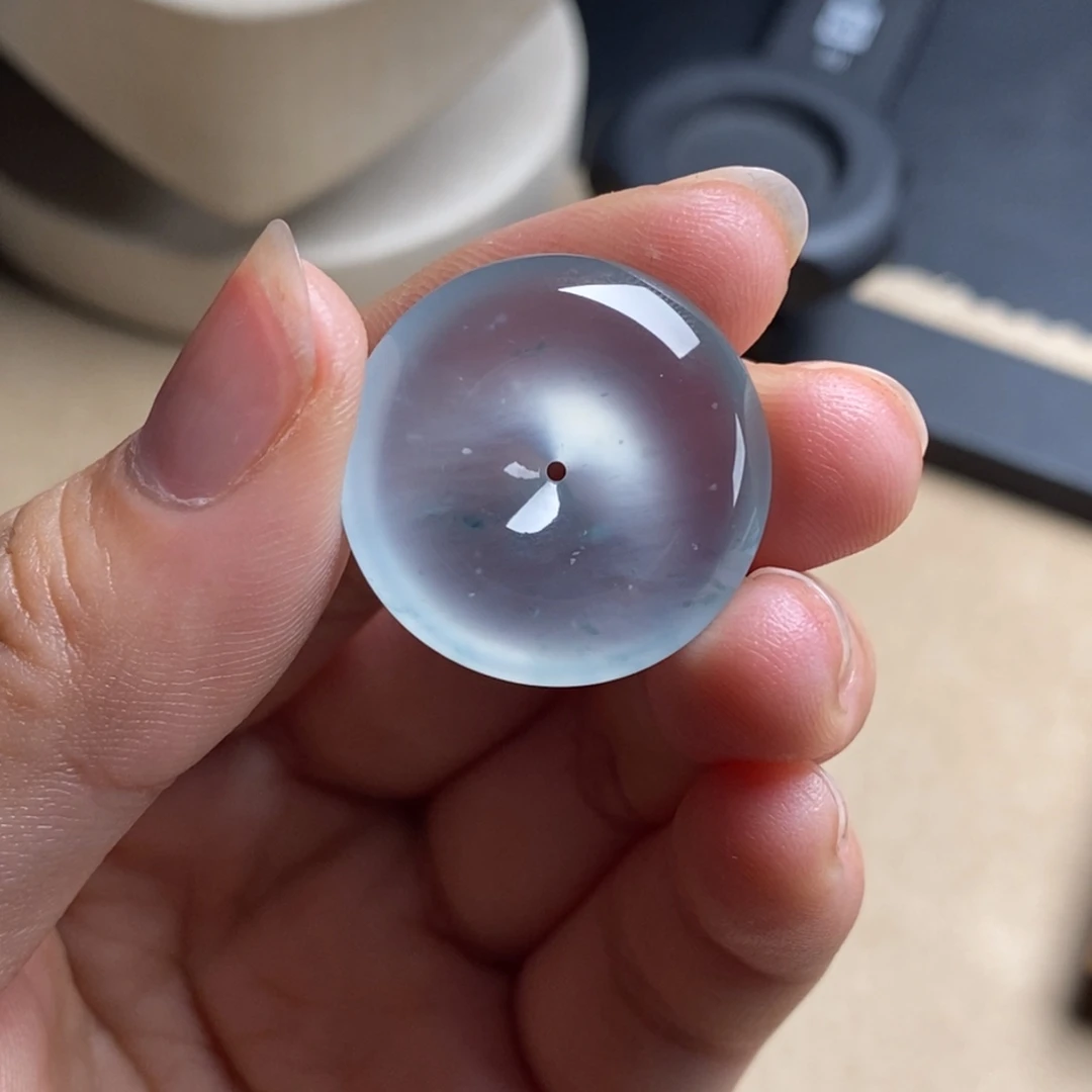 翡翠未镶嵌颈饰高冰白底飘蓝花起钢冰透清冷平安扣