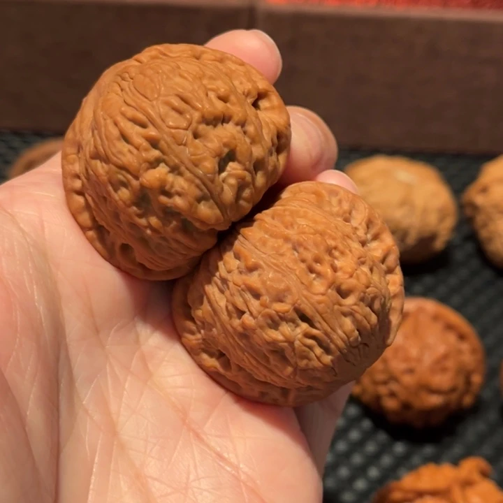 天***C文玩核桃吊坠泥鳅背