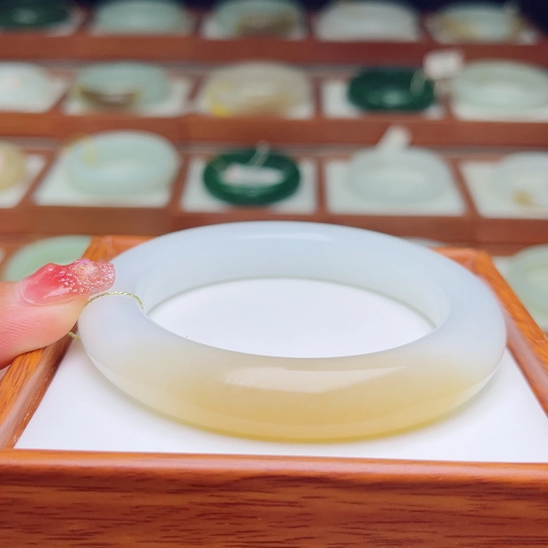 和田玉手镯未镶嵌60