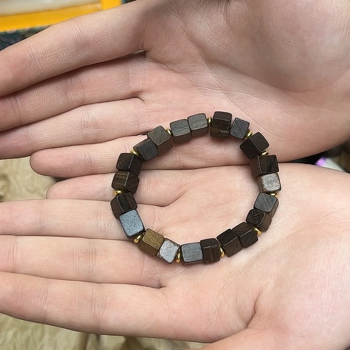 大叶紫檀（黑酸枝木类）