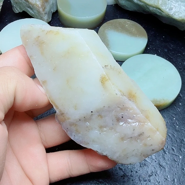 未镶嵌和田玉（糖玉）珠宝奇石