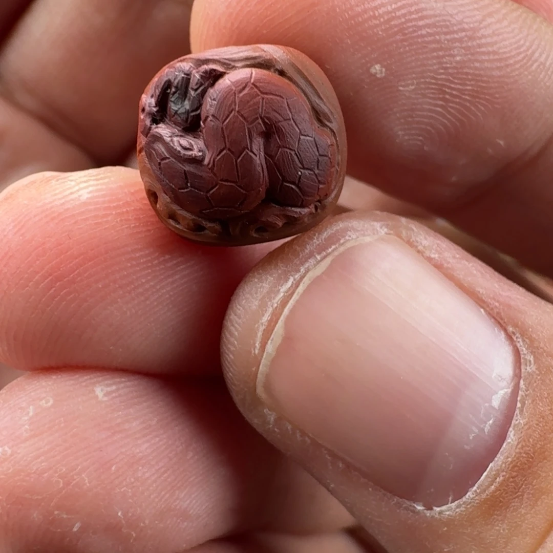 南红玛瑙包浆雕刻蟒蛇12.9mm未镶嵌