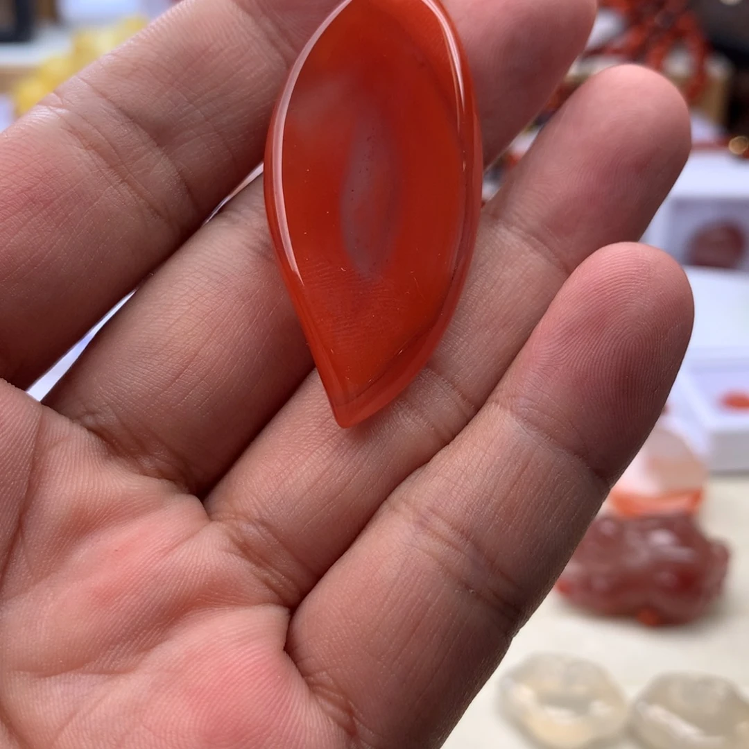颈饰未镶嵌南红玛瑙