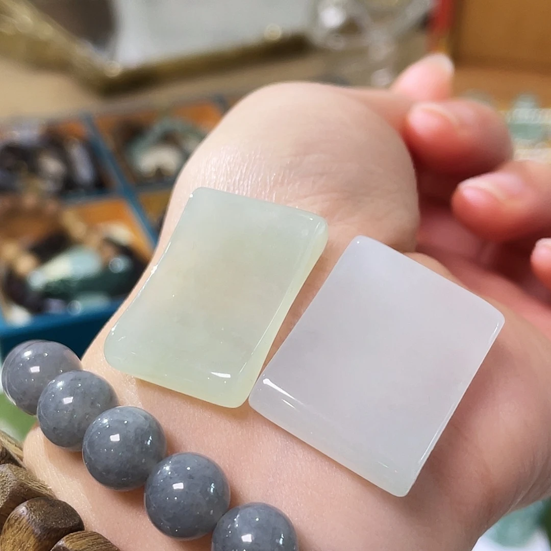 翡翠未镶嵌颈饰手牌一对