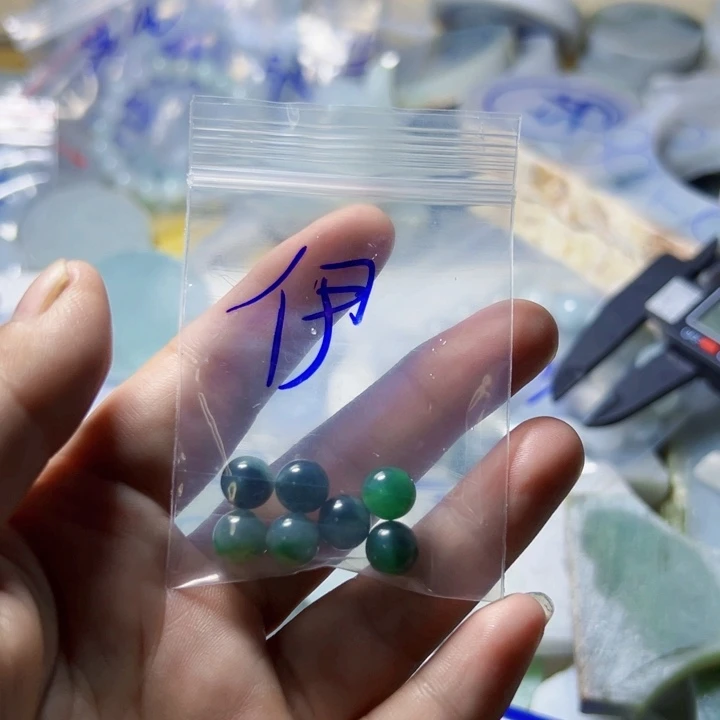 颈饰未镶嵌翡翠开*