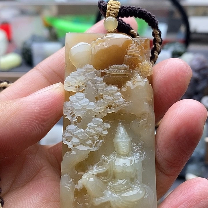 颈饰未镶嵌和田玉（糖玉）