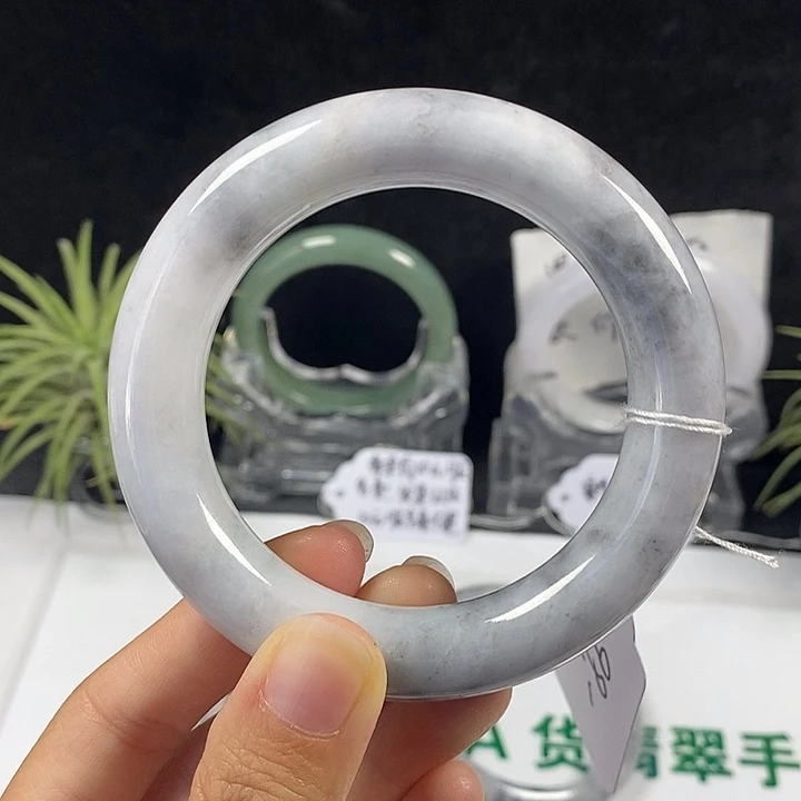 未镶嵌手镯翡翠50号。 55.6号