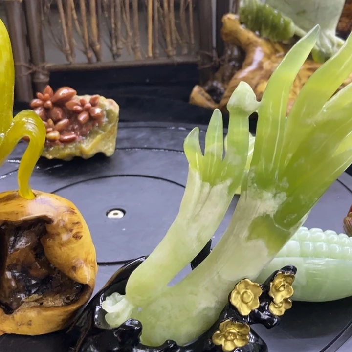 草***河石材他，安然岫岩玉好摆件