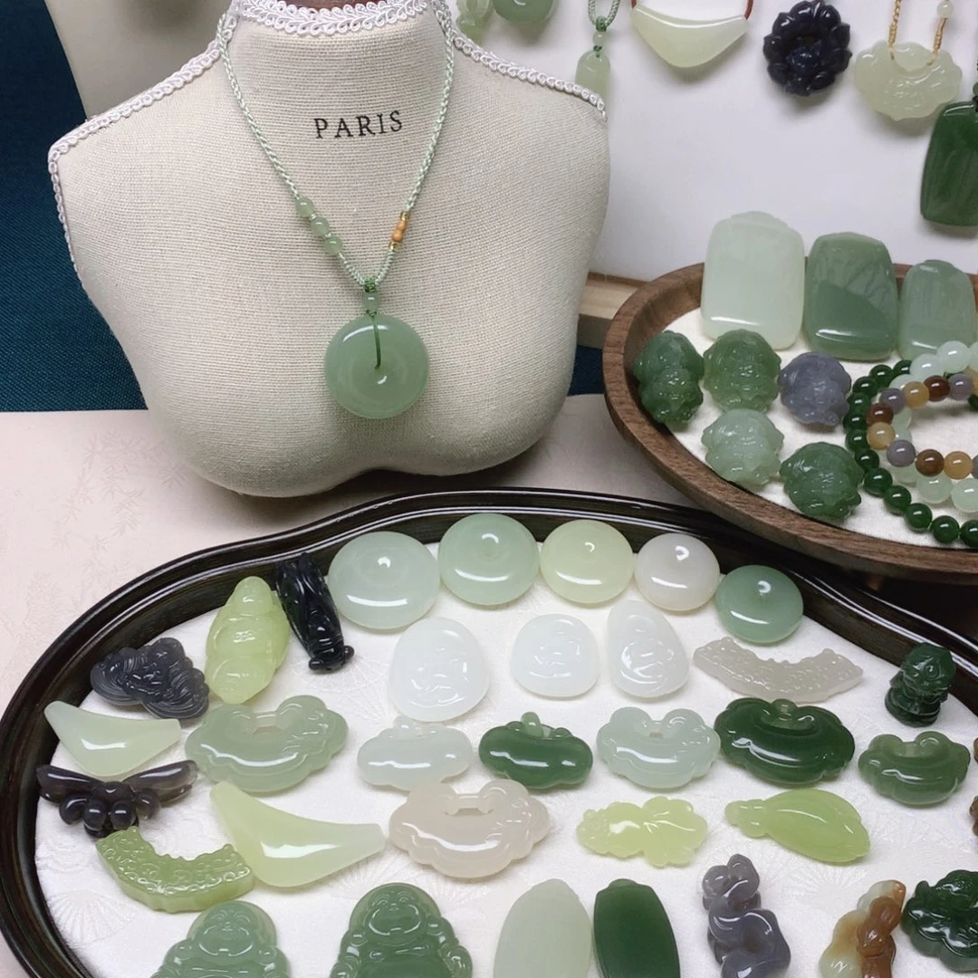 和田玉未镶嵌颈饰