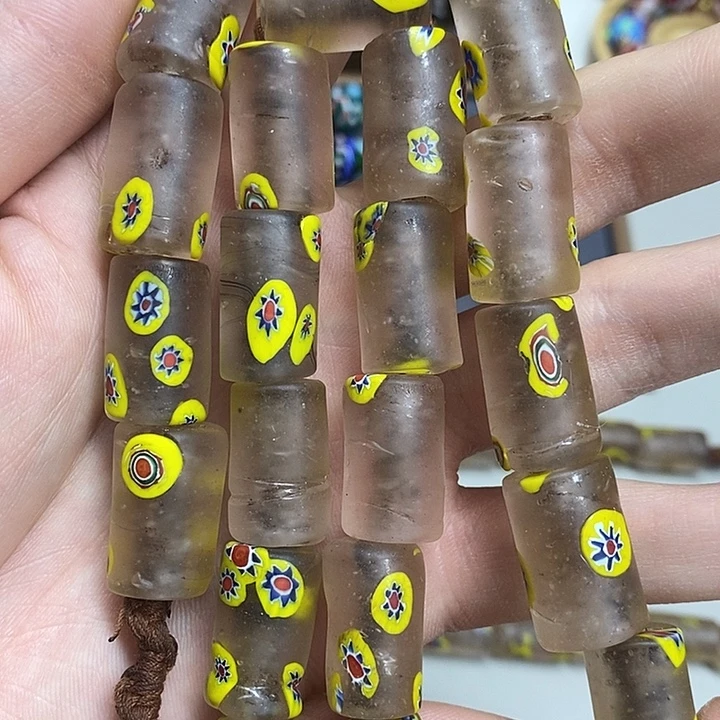 琉璃颈饰琉璃千花管009