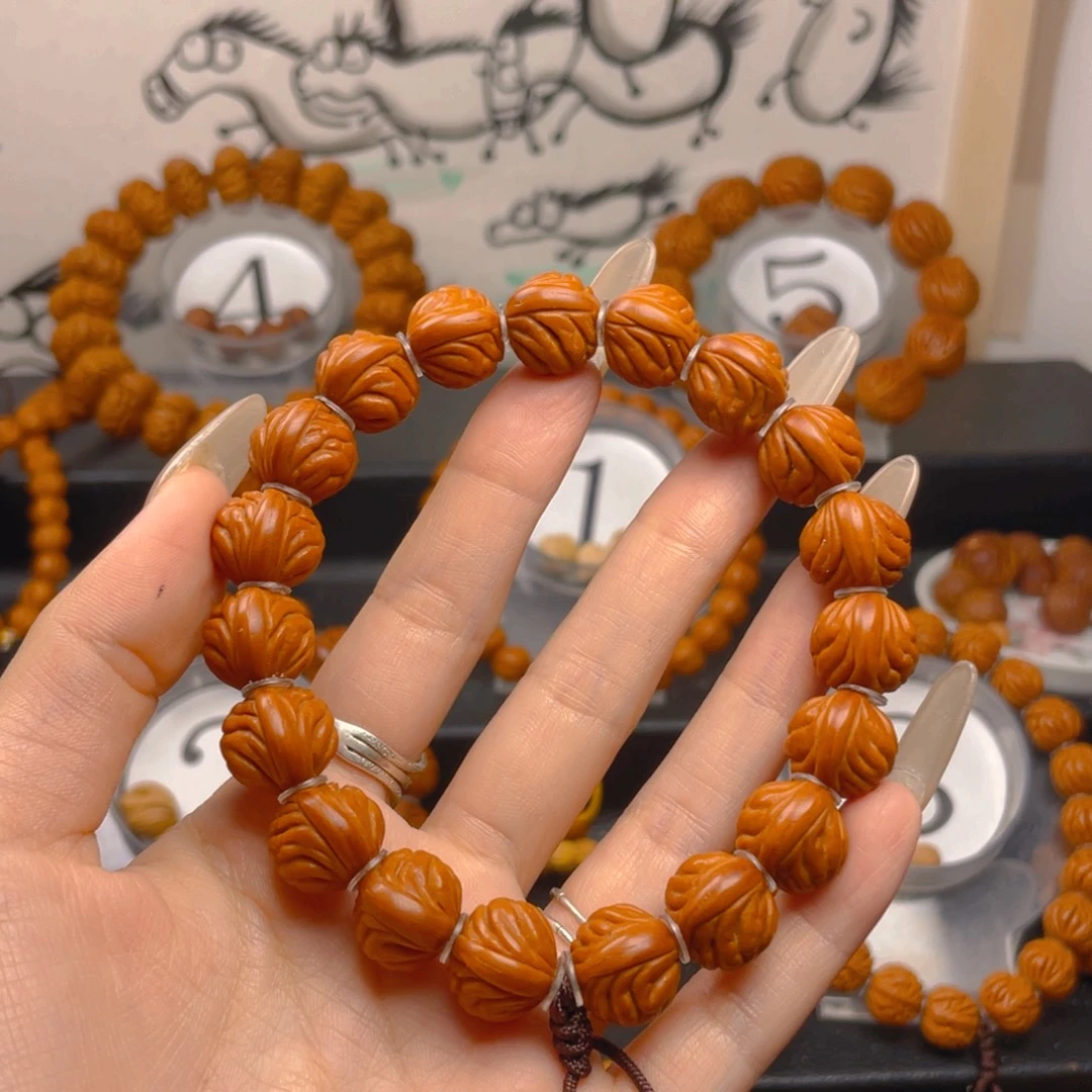 文玩核桃吊坠1.444444444444