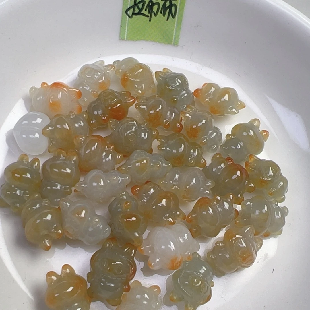 翡翠散珠拉布布一只